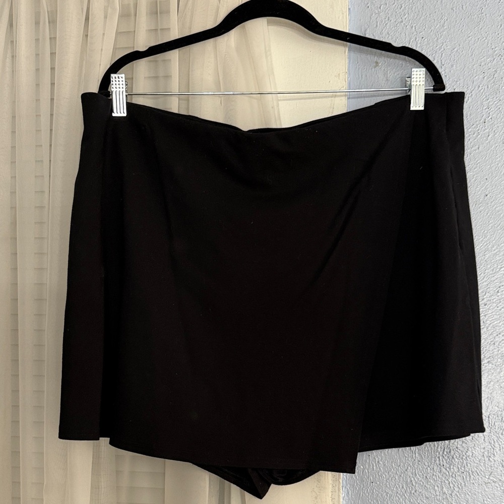 American Eagle Outfitters Black A-Line Skort